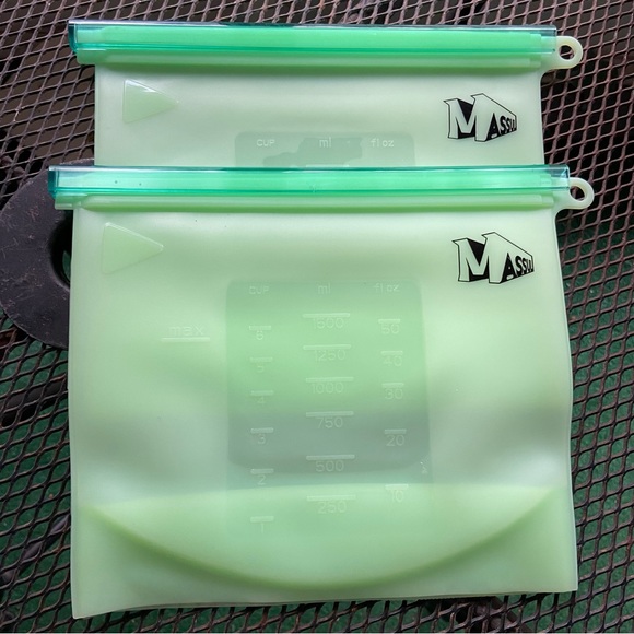 BRAND NEW 8 Resealable Re-usable Multi-size Silicon Storage Bags! - Picture 4 of 16